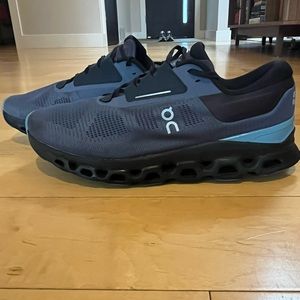 On Cloudstratus 3 shoe